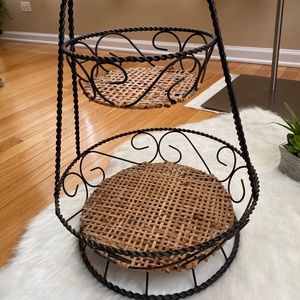 Metal 2 layer storage